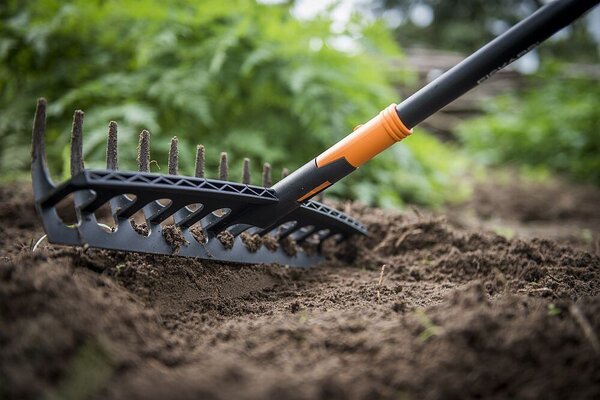 Solid™ Hrábě univerzální FISKARS 135064