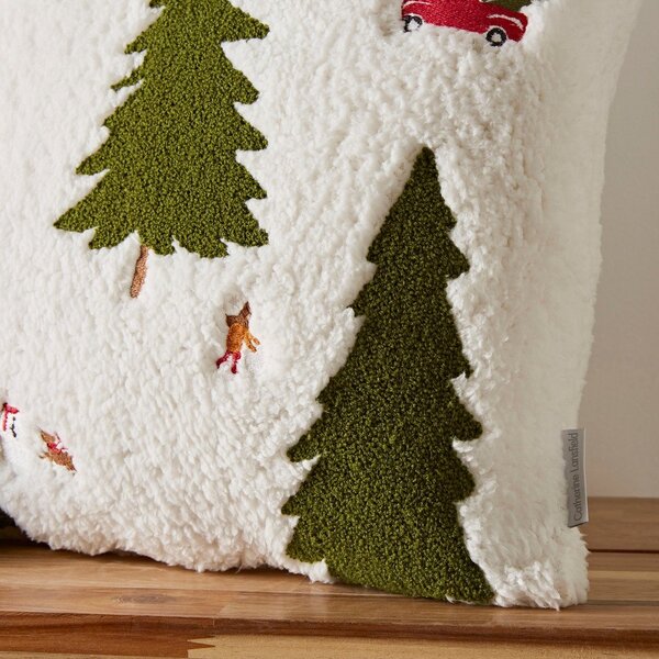Dekorační polštář s vánočním motivem z materiálu bouclé 45x45 cm Christmas Tree – Catherine Lansfield