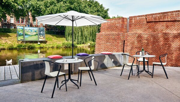 Vitra designové židle Belleville Armchair