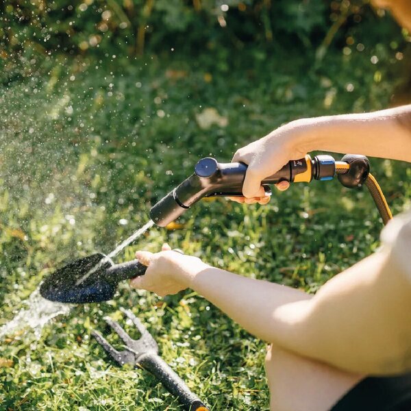Solid™ Zavlažovací sprcha - nastavitelná FISKARS 1070838