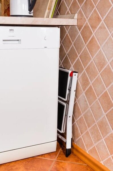 Mini 2031 Schůdky 1x2 příčky, červené VENBOS VEN.2031