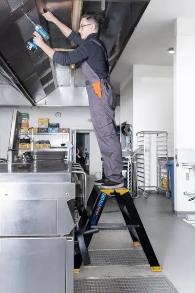 PROFI MAX 5303 Schůdky oboustranné 2x3 příčky, hliníkové VENBOS VEN.5303