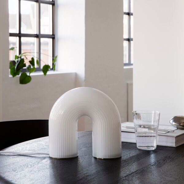 FERM LIVING Stolní lampa Vuelta