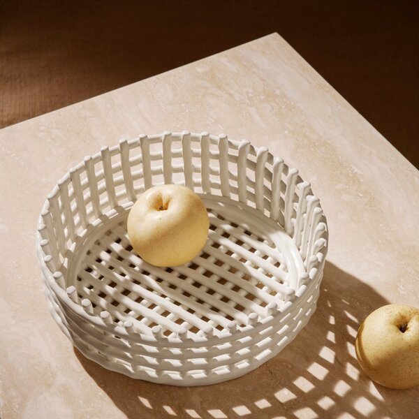 FERM LIVING Mísa Ceramic Centrepiece, Off-White