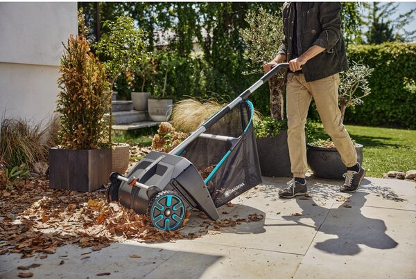 Sběrač listí z trávníku a dlažby GARDENA 03566-20