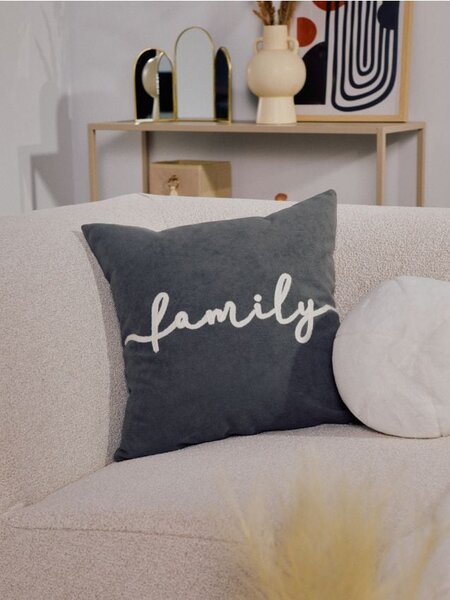 Sinsay - Povlak na polštář s nápisem Family - šedá