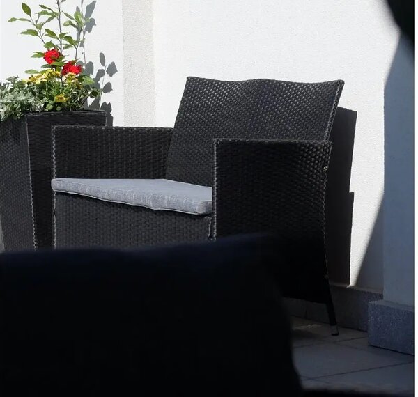 Bali Zahradní lavice 116 cm, umělý ratan, černá NOELA 3457063