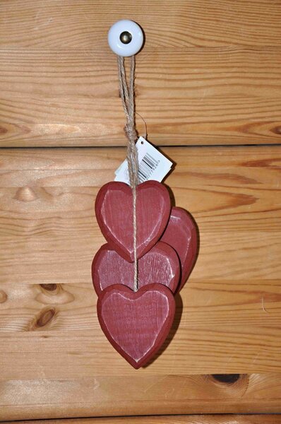 Dřevěná dekorativní závěsná srdce