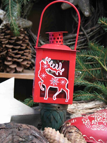 Vánoční lucerna červená s červeným sobem k zavěšení