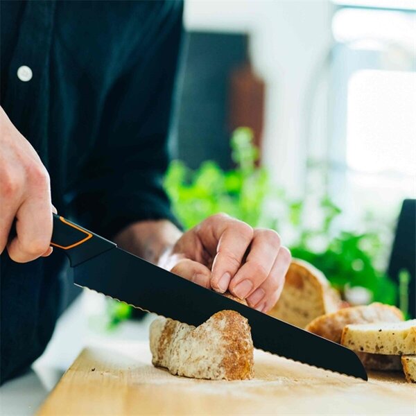 Edge Nůž na chléb a pečivo 23 cm Fiskars 978305