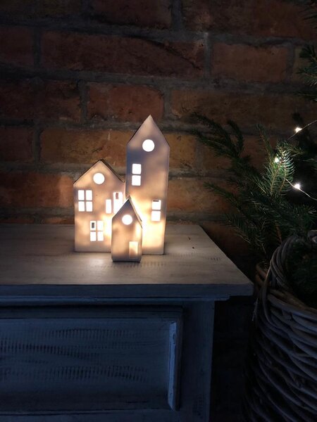 Led dekorace domečku s šedou střechou