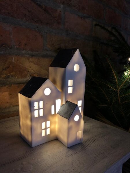 Led dekorace domečku s šedou střechou