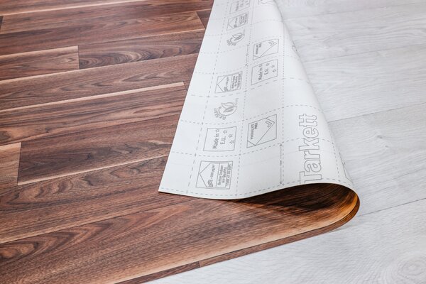 PVC podlaha Essentials (Iconik) 150 hazelnut brown - 2,75x5,1m (RO)