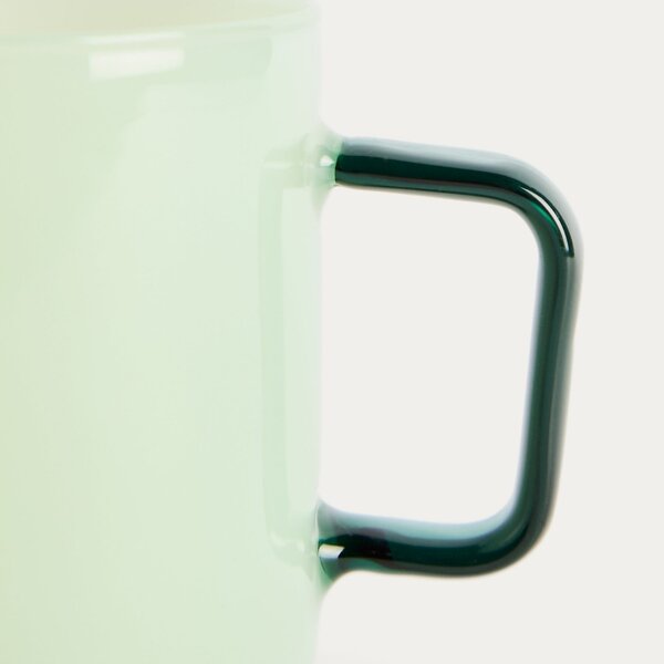 Kave Home Zelený skleněný hrnek Micla 260 ml