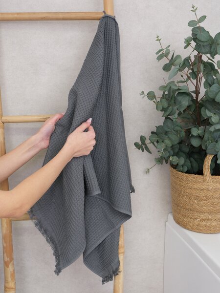 MK Lůžkoviny Vaflový ručník 50 × 100 cm ‒ Florencia tmavě šedá