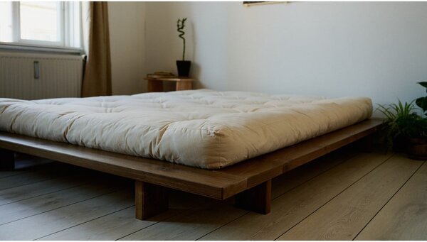 Hnědá dvoulůžková postel z borovicového dřeva s roštem 140x200 cm Japan – Karup Design