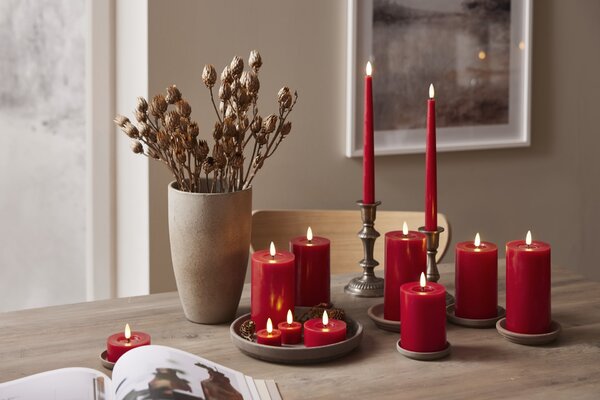 LED svíčka Flamme Flow Pillar Red 17,5 cm