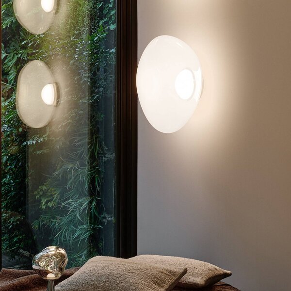 Tom Dixon LED nástěnné světlo Melt, Ø 50 cm, opálová/zlatá, stmívatelný, Mosaz / zlato, Obývací pokoj / jídelna, Plast, Design