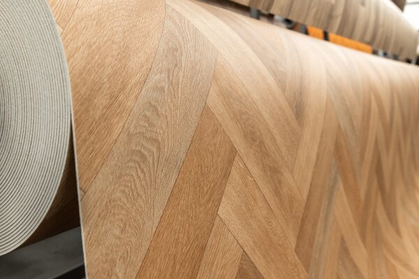 PVC podlaha Essentials (Iconik) 280T Ancares Herringbone limed