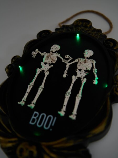 Sinsay - Halloweenská LED dekorace s motivem kostlivců - černá