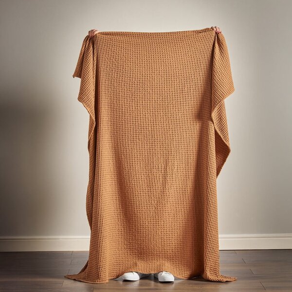 Hnědá bavlněná deka 150x200 cm Jaipur Chunky Waffle – Pineapple Elephant