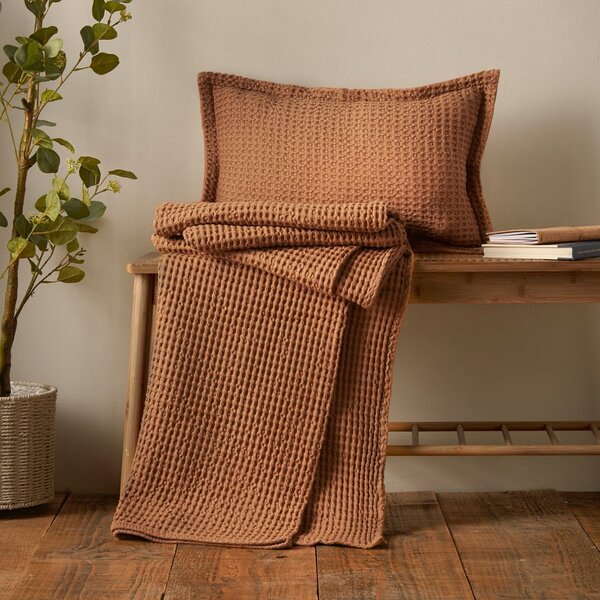 Hnědá bavlněná deka 150x200 cm Jaipur Chunky Waffle – Pineapple Elephant