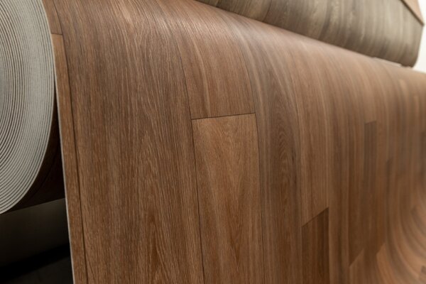 PVC podlaha Essentials (Iconik) J 280T Ancares oak plank brown