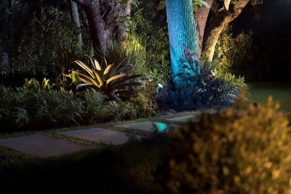 PHILIPS HUE 17462/30 / P7 Lily XL 15W / 1200lm RGB exteriérové ​​bodové svítidlo / spot