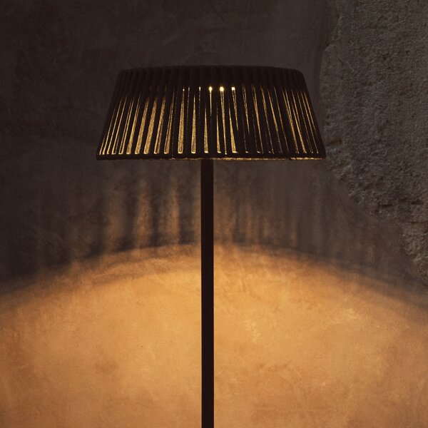 Kave Home Zelená zahradní solární LED lampa Aldet 160 cm