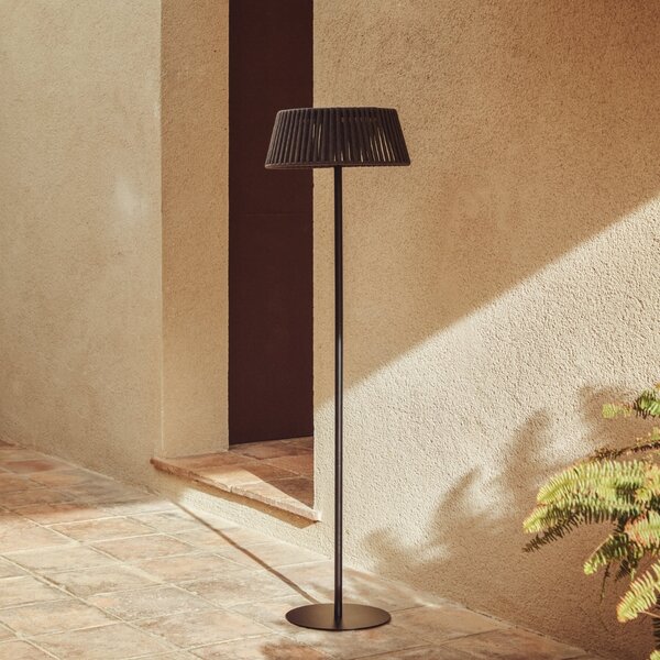 Kave Home Černá zahradní solární LED lampa Aldet 160 cm