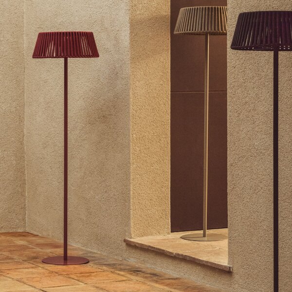 Kave Home Hnědá zahradní solární LED lampa Aldet 160 cm