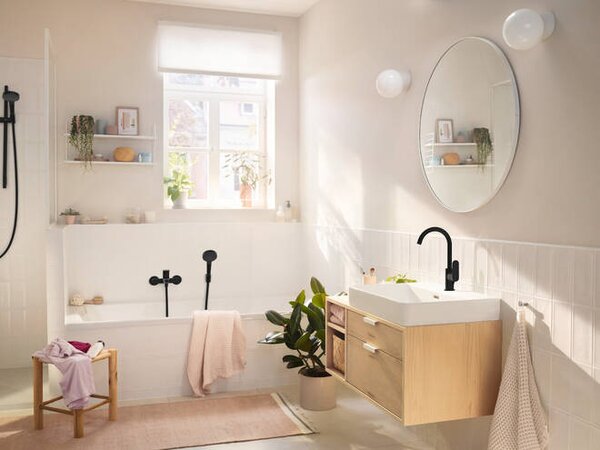 Hansgrohe Rebris S - Páková umyvadlová baterie 210 s otočným výtokem a odtokovou soupravou s táhlem, matná černá 72536670