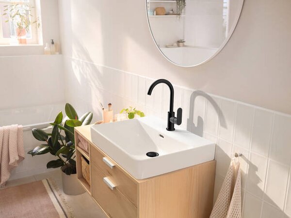 Hansgrohe Rebris S - Páková umyvadlová baterie 210 s otočným výtokem a odtokovou soupravou s táhlem, matná černá 72536670