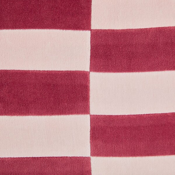 CHECKER VELVET Polštář 40 x 60 cm - červená/růžová