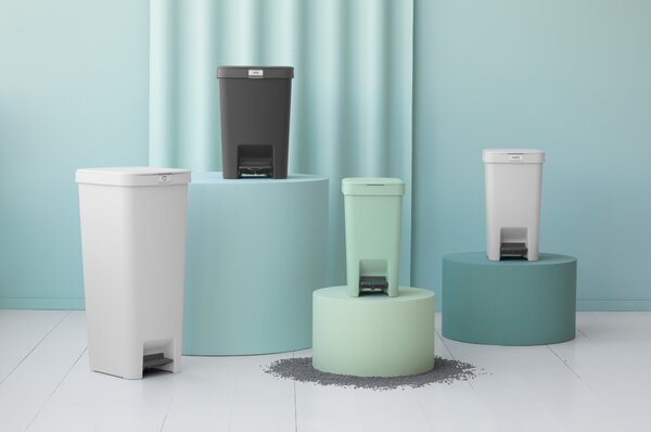 Brabantia StepUp odpadkové koše 25 l černá-šedá 800269
