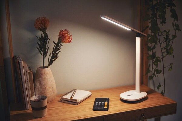 Philips 8719514420410 Ivory stolní dotyková lampička 5W/130lm 2700-5000K USB bílá stmívatelná