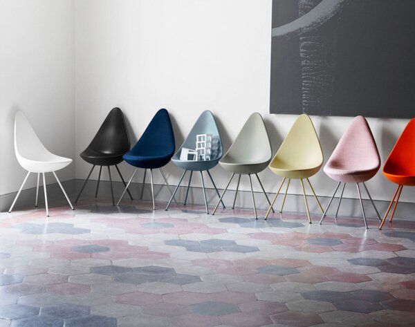 Fritz Hansen Židle Drop™, black monochrome