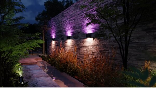Philips Hue White and color ambiance 8720169234505 Dymera nástěnné svítidlo LED 10,2W/1020lm 2200-6500K+RGB IP44 černá