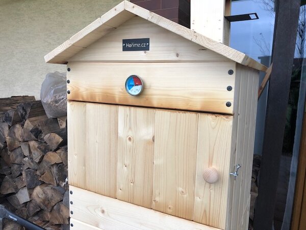 Hoříme.cz Zahradní domácí udírna HM50100K KOMPLET velká S topeništěm klasik: Rozměry topeniště 20x20x30 cm