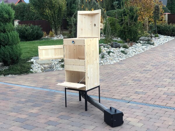 Hoříme.cz Zahradní domácí udírna HM50100K KOMPLET velká S topeništěm klasik: Rozměry topeniště 20x20x30 cm