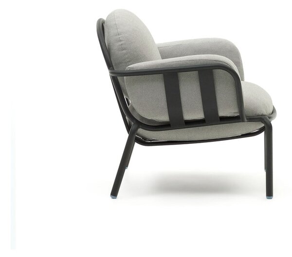 Světle šedé kovové zahradní křeslo Joncols – Kave Home