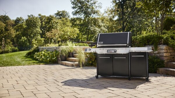 Weber Chytrý plynový gril Summit FS38X Black