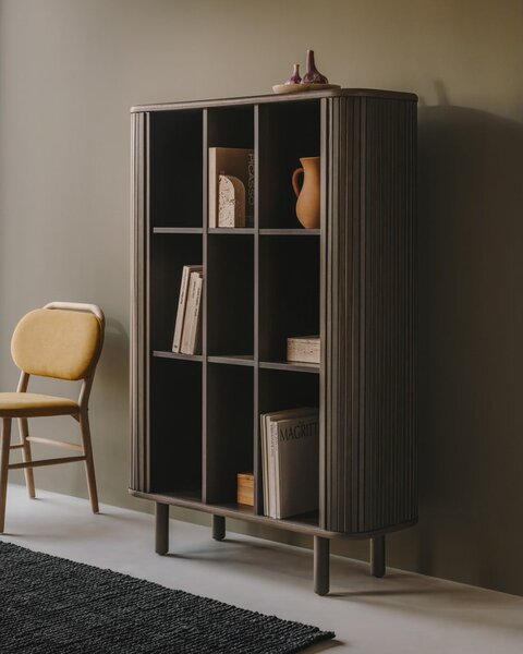 Tmavě hnědá skříň v dekoru jasanu s posuvnými dveřmi 110x160x40 cm Mailen – Kave Home