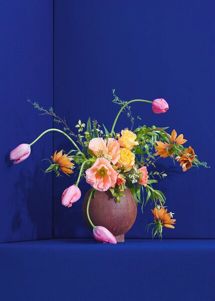 Paper Collective designové moderní obrazy Blomst 01 - Blue (50 x 70 cm)
