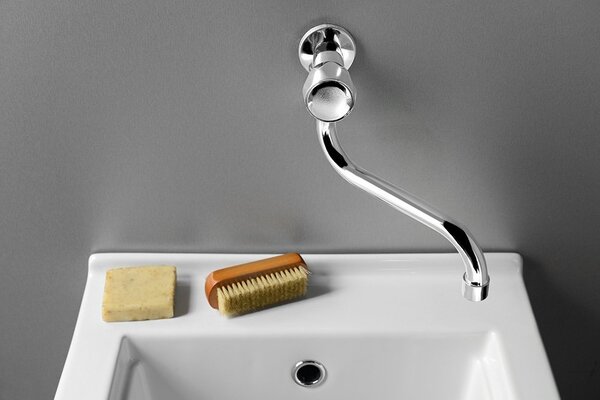 Aqualine Aqualine, Nástěnný ventil 1/2´´, otočná hubice, chrom, ZY1812