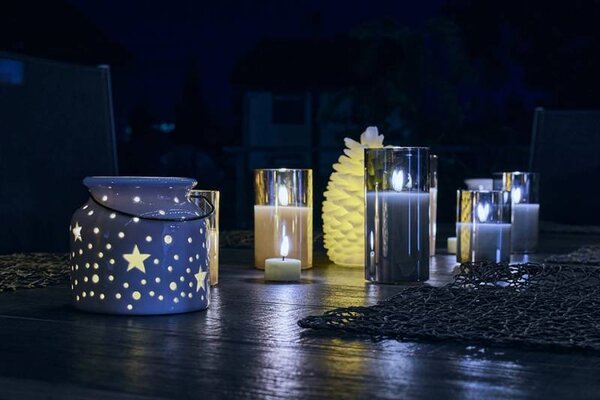 DECOLED Sada 2 LED svíček z pravého vosku na baterie, šišky, ø10 ×13 cm a ø 14 × 18,5 cm, bílé, CR2032 a AA