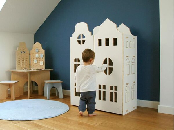 Montessori dřevěná šatní skříň ve tvaru domku Zvolte barvu stran: Mátová, Zvolte barvu polic: Nelakovaná