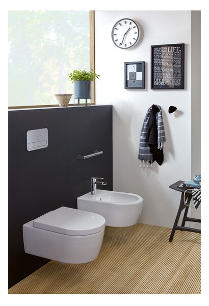 Villeroy & Boch Avento Combi-Pack - SET Závěsné WC + sedátko SoftClosing, alpská bílá 5656HR01