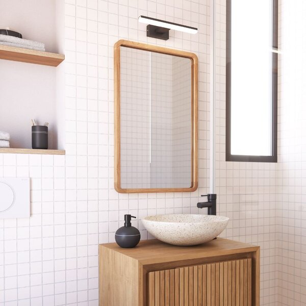Černé kovové nástěnné světlo Kave Home Vissia 30 cm