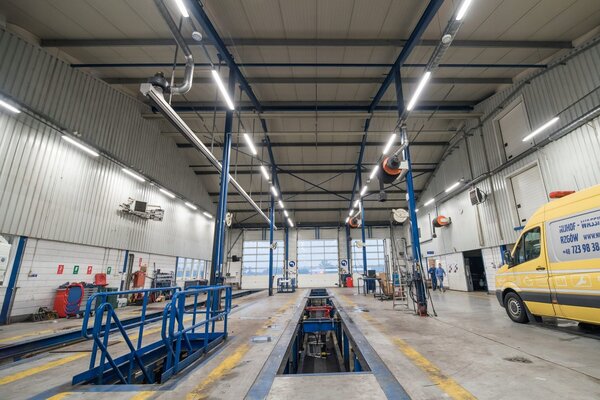 Průmyslové LED svítidlo 80 W, IP65, 6,8 × 4,8 × 120 cm